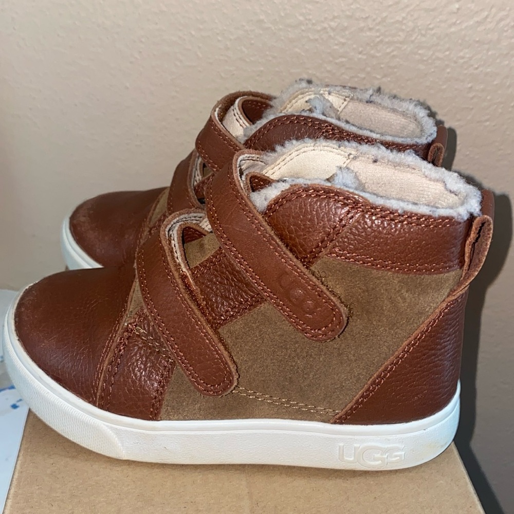 chesnut brown Uggs boots / small boy size 9